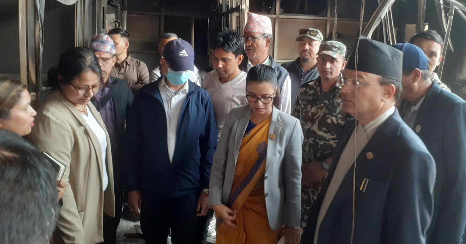 वनमन्त्री ठकुरी र सांसद गौतमद्वारा जडीबुटी प्रशोधन केन्द्रको निरीक्षण